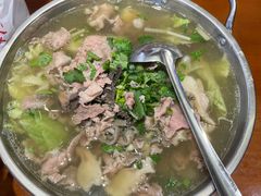 跷脚牛肉-谢老五跷脚牛肉·非遗传承店