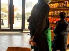 -星巴克臻选(莘庄仲盛店)