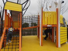 -奕欧来上海购物村停车场