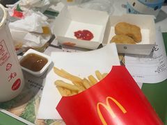 -麦当劳(上海虹桥站30B检票口楼上)