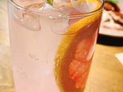 西柚水蜜桃苏打-机器人火炉披萨