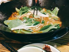-每食每刻·皖北新民地锅鸡