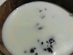 -志龙皇冠吃货椰子铺