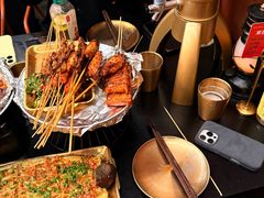 -何师烧烤Pro ·小龙虾·江湖川菜·精酿啤酒(太古里旗舰店)