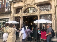 -Majestic Café