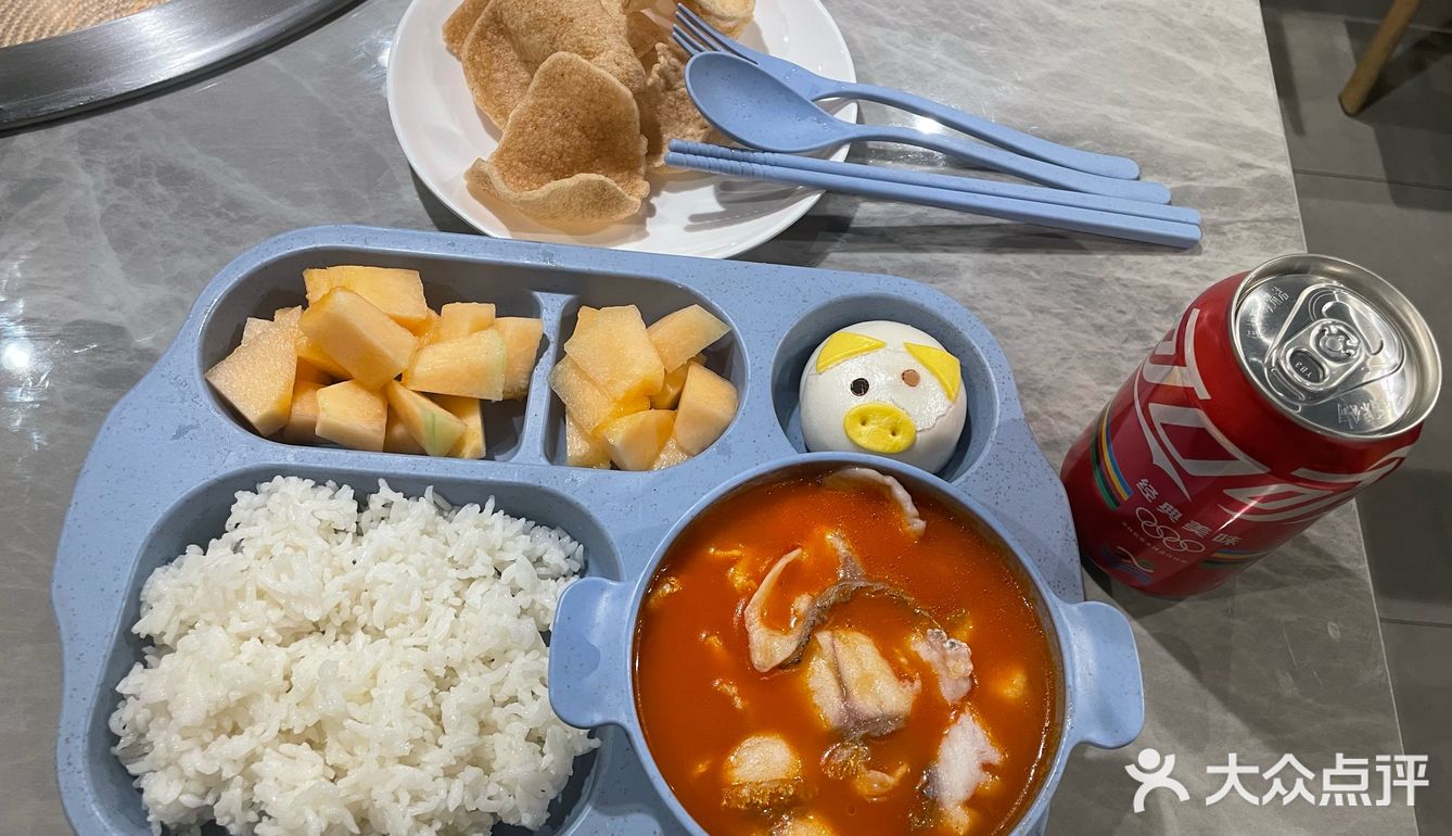 锅来乐地锅鸡：特色餐馆大揭秘