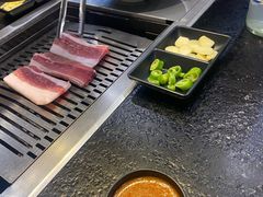 -臻牛烤肉