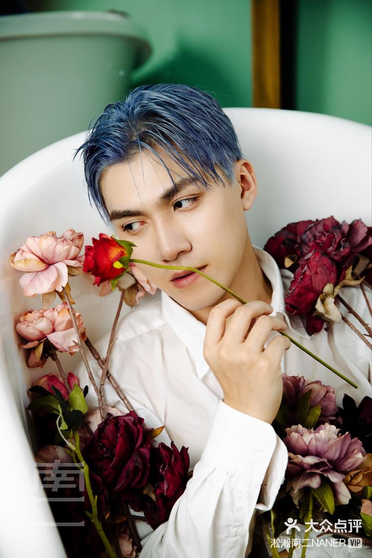 男士年轻发型推荐蓝色