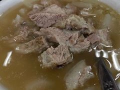 萝卜炖肘子-荣生萝卜汤饭店