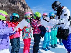 -石京龙滑雪场-停车场