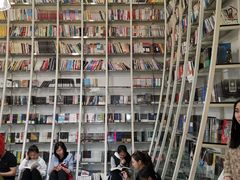 -钟书阁(松江泰晤士小镇店)