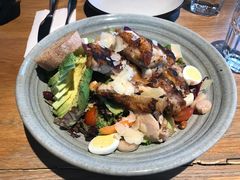 鸡胸肉牛油果沙拉-The Diner X餐厅(青岛万象城店)