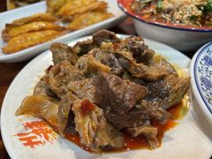 -爆炸头阿姨小四川正宗川味小吃(无任何分店)