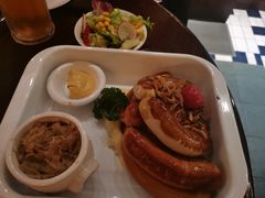 肉肠拼盘配酸菜和土豆泥-宝莱纳餐厅(滨江店)