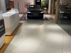 -杭州中沃沃尔沃4S店(滨江区店)