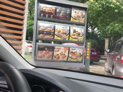 -麦当劳(友谊路得来速店)