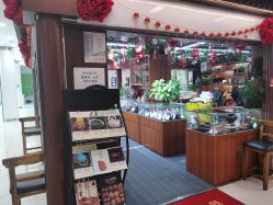 -灵彩珠宝(朗香街店)