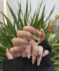 -自在·款式美甲美睫