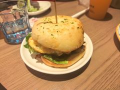 -必胜客(上海华谊新所店)