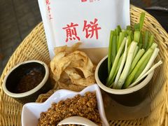 煎饼卷大葱-鲁菜根·泰山菜(泰山店)