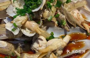 Scallion and Ginger Clams