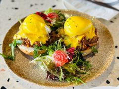疯狂手撕牛肉班尼迪克蛋-The Rug(三里屯店)