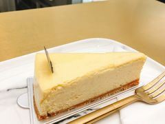 -UNI UNI(环亚凯瑟琳店)