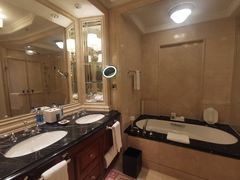 -广州富力丽思卡尔顿酒店