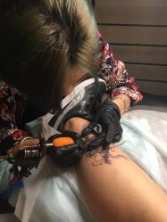 点击看大图 -729CLUB美式风格纹身店