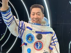 -厦门帷幕开啦红地毯蜡像艺术馆