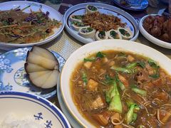 猪肉炖粉条-东北哈尔滨酱骨头馆房掌柜铁锅炖