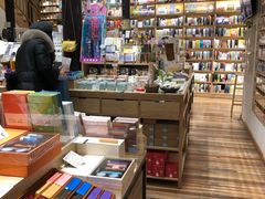 -猫的天空之城概念书店(杭州南宋御街店)