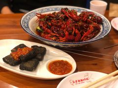 -郑东靓靓虾馆·金牌油焖大虾(天泽街店)