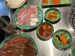 -欧巴炭烤肉오빠숯불구이(南京东路店)