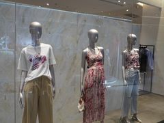 -URBAN REVIVO(上海中庚漫游城店)