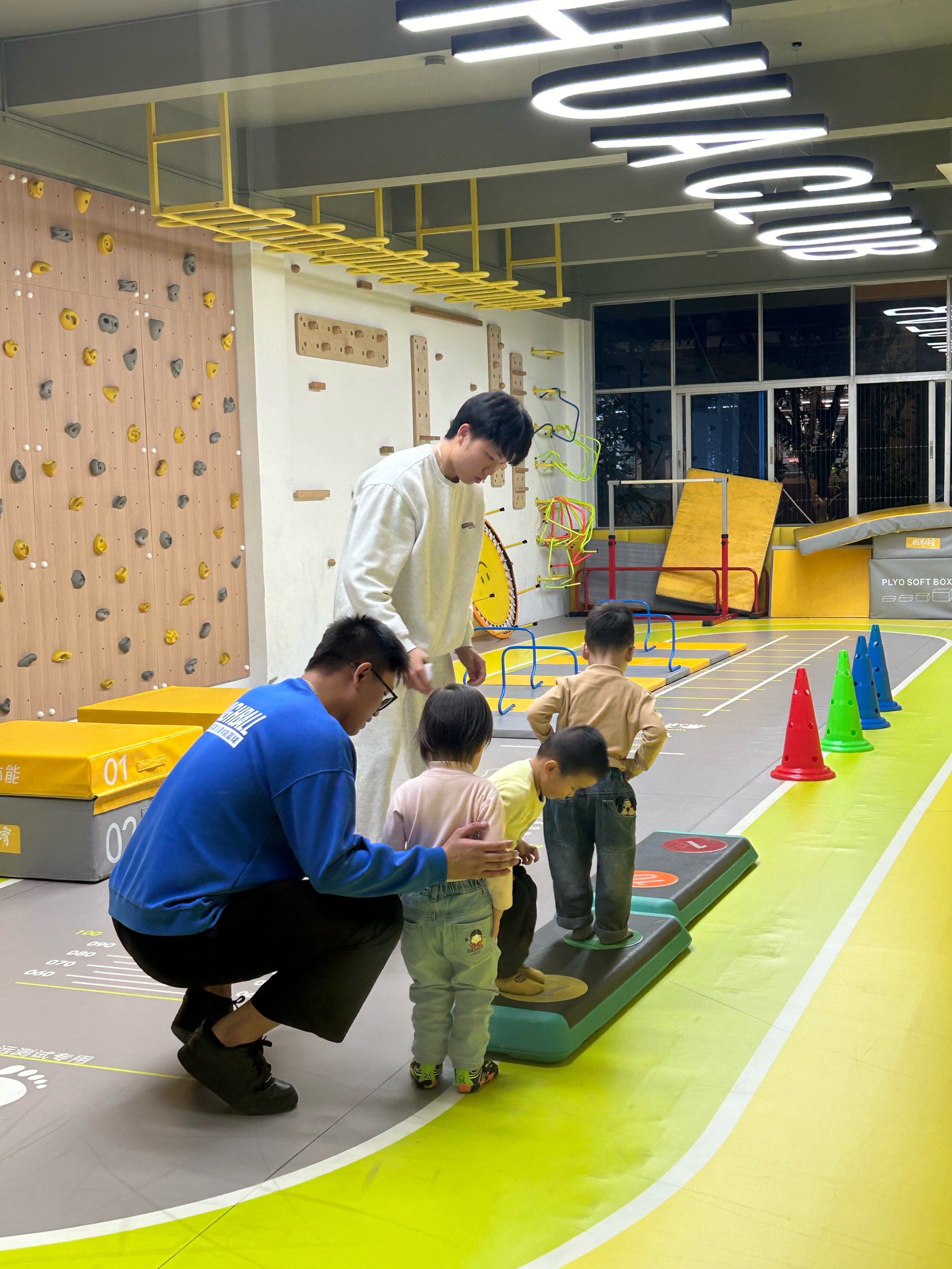 发现学跑酷的小朋友应变能力真的很强!