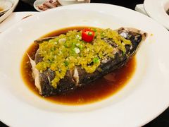 剁椒蒸鱼头-亢龙太子酒轩(东湖店)