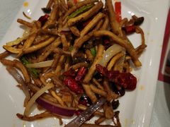 干煸茶树菇-添福来墨鱼饺子 · 海鲜东北菜(大连星海·黄浦路店)