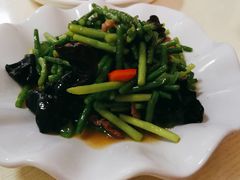 蒜苗炒肉-王家土菜馆(霍山县店)