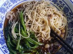 -渝之汇牛肉豌杂面