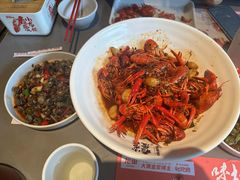 -龙巢盱眙龙虾·牛蛙·烧烤宵夜(八卦岭店)