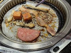 -钱小主·自助回旋烤肉火锅餐厅(东方新天地店)