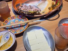 -洱火云南酸菜牛肉火锅(石景山当代商城店)