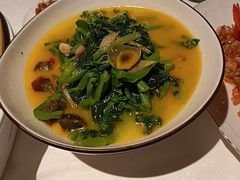 -八府香鸭·啫啫煲(华山路店)