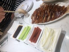 老镇烤鸭-老镇春饼(济宁万达店)