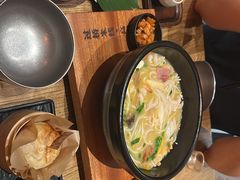 -银米·云南传统过桥米线(双廊黑金冠店)