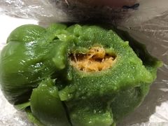 蛋黄肉松青团-许阿姨糕团店(南京总店)