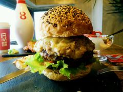 -HIGH FIVE哈福手工汉堡(桂林路店)