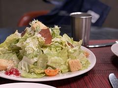 经典凯撒沙拉配香脆火腿-WOLFGANG PUCK KITCHEN & BAR(迪士尼小镇店)