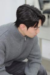-一家只做男发烫染的店